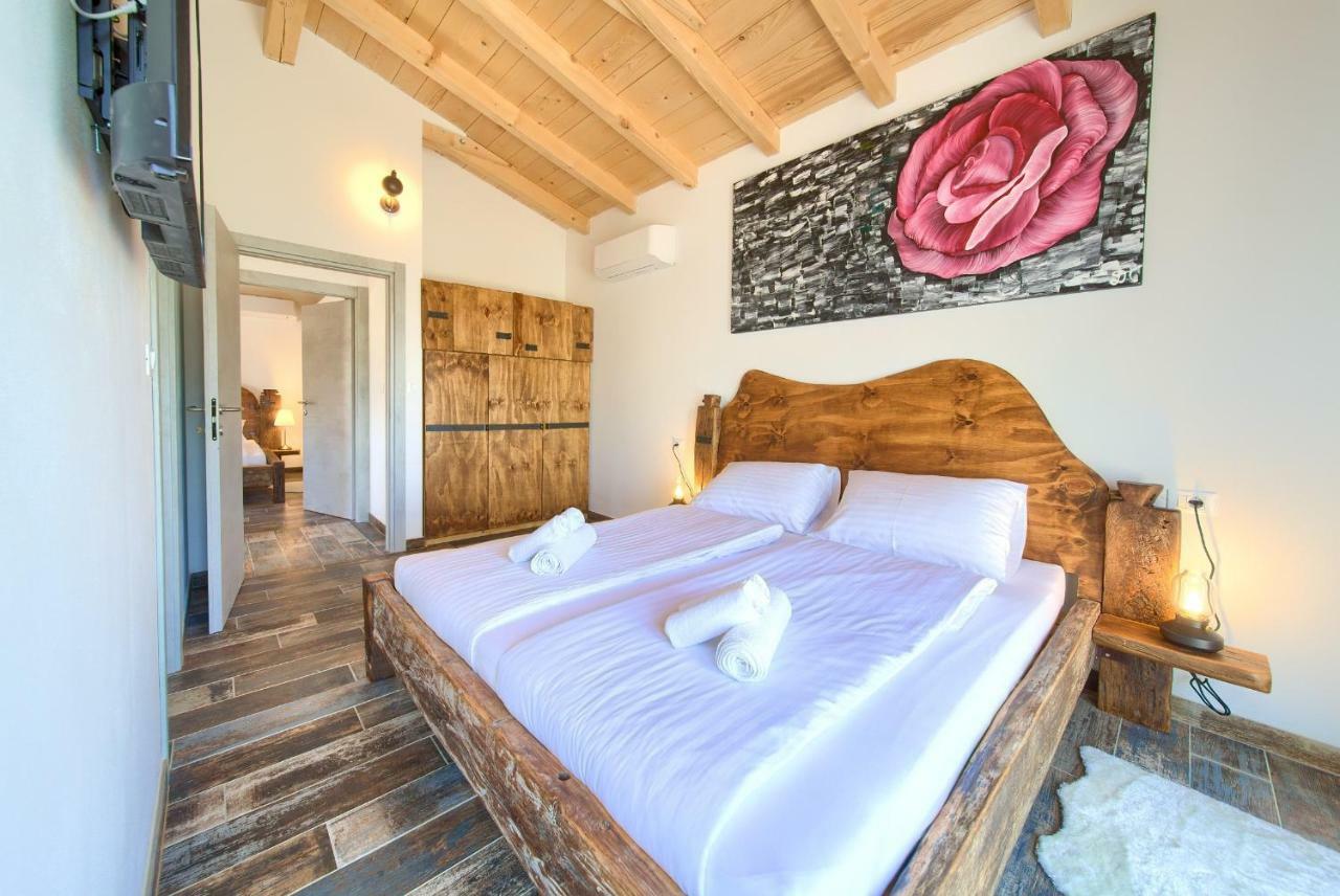 Pax Houses Vrh  Bagian luar foto