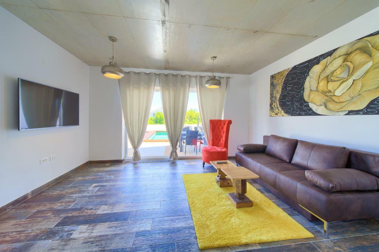 Pax Houses Vrh  Bagian luar foto