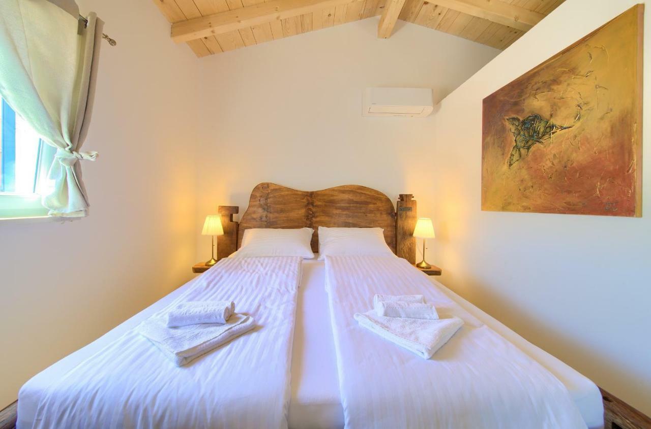 Pax Houses Vrh  Bagian luar foto