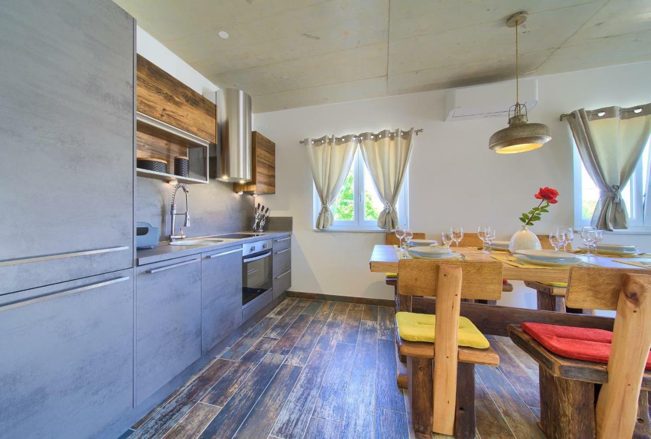 Pax Houses Vrh  Bagian luar foto
